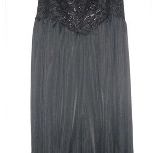 Womens LA Intimates Black Lace, spaghetti strap chemise sleepwear
